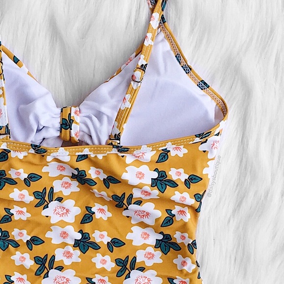 ❤️CLEARANCE❤️ yellow floral knot front one piece - Picture 5 of 6